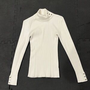 WHBM, Size small, EUC,  Ecru turtle neck.